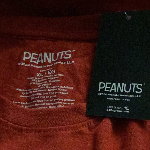 NWT FUN Snoopy Unisex Tee Size X-Large 
Closet Must Have Makes Great Gift - Picture 6 of 7